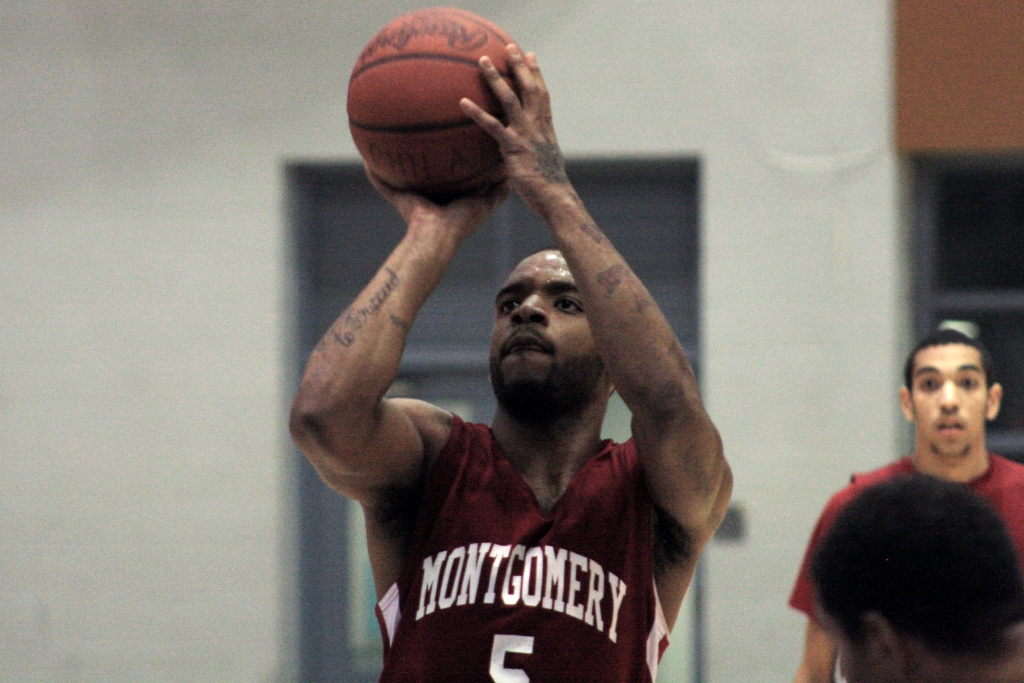 Mustangs Fall to Colonials