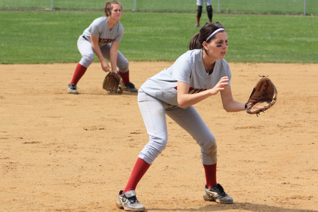Roadrunners Overpower Mustangs