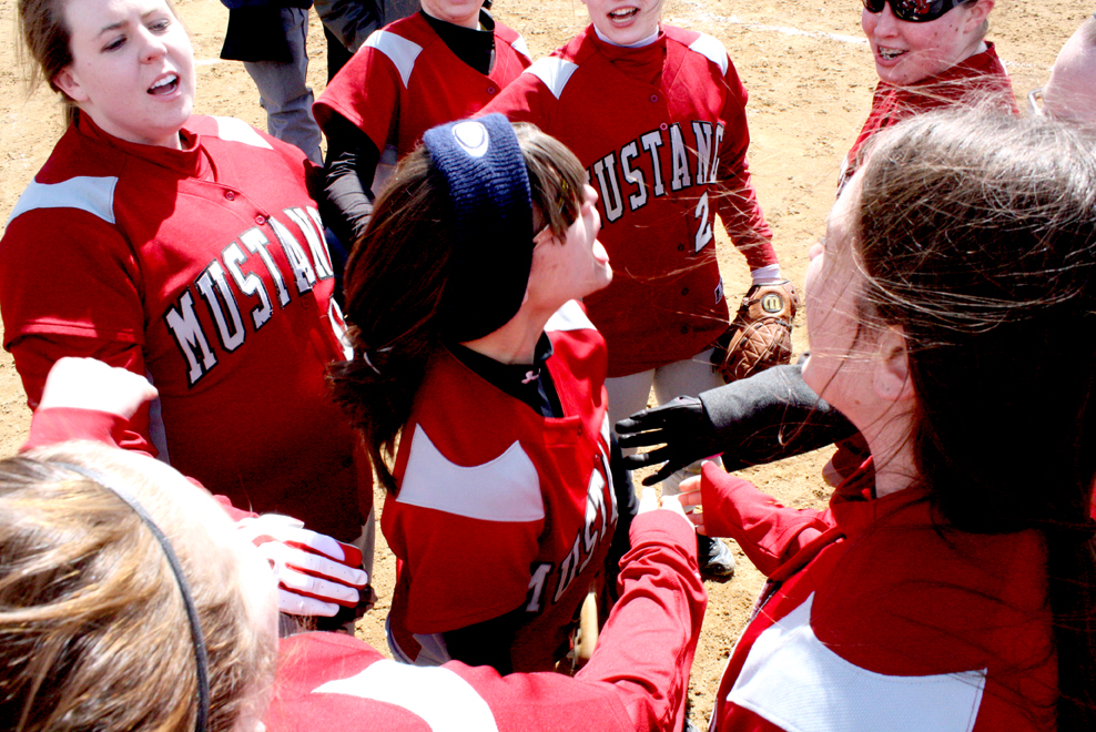Cougars Claw Past Mustangs