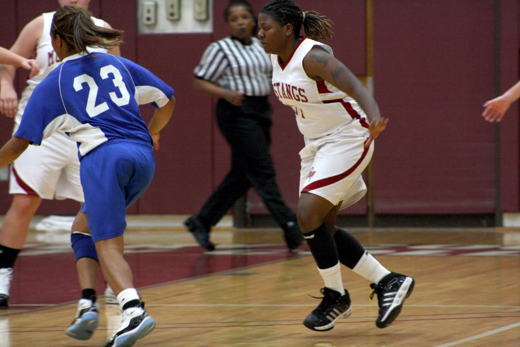 Women's Basketball Wins Eight in a Row