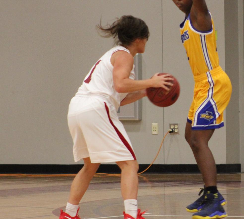 Women's Basketball: Mustangs fall to Roadrunners