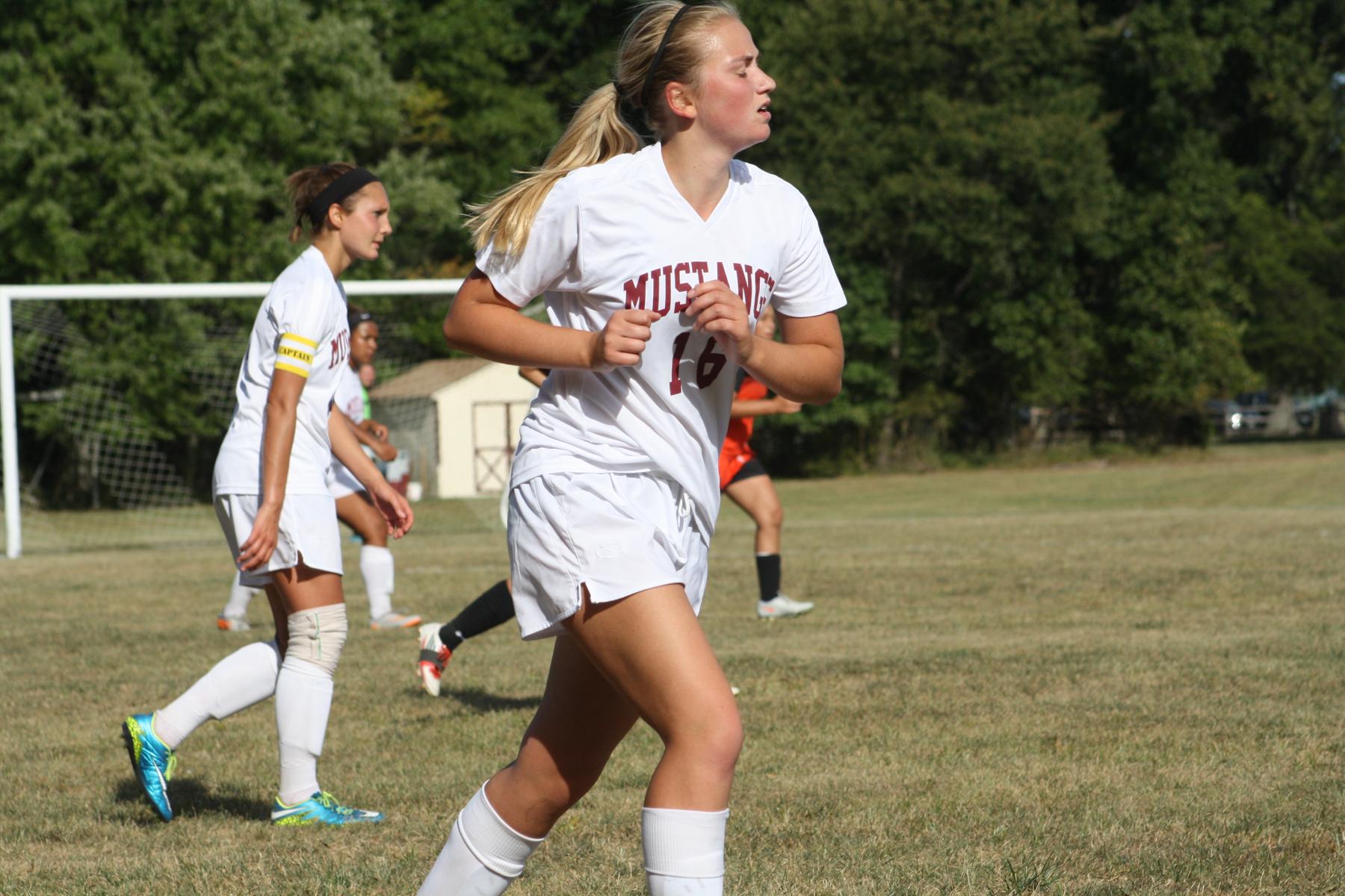 Women's Soccer: Fall to Centurians